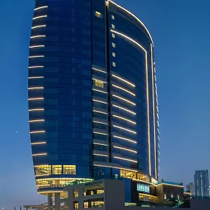 Radisson Blu Hotel, Canal View מלון דובאי